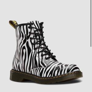 Dr Martens Delaney 1460 zebra boots size 9